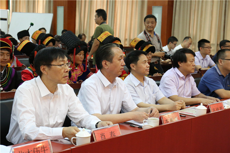2.与会嘉宾.jpg 2.与会嘉宾.jpg