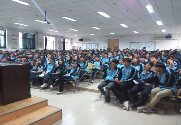 新生座谈交流会现场.jpg 新生座谈交流会现场.jpg