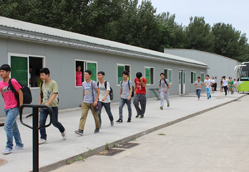 授渔计划资助的学生来到北京九合食品有限公司暑期实习锻炼.jpg 授渔计划资助的学生来到北京九合食品有限公司暑期实习锻炼.jpg