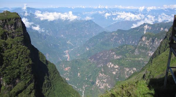 昭通的山.jpg