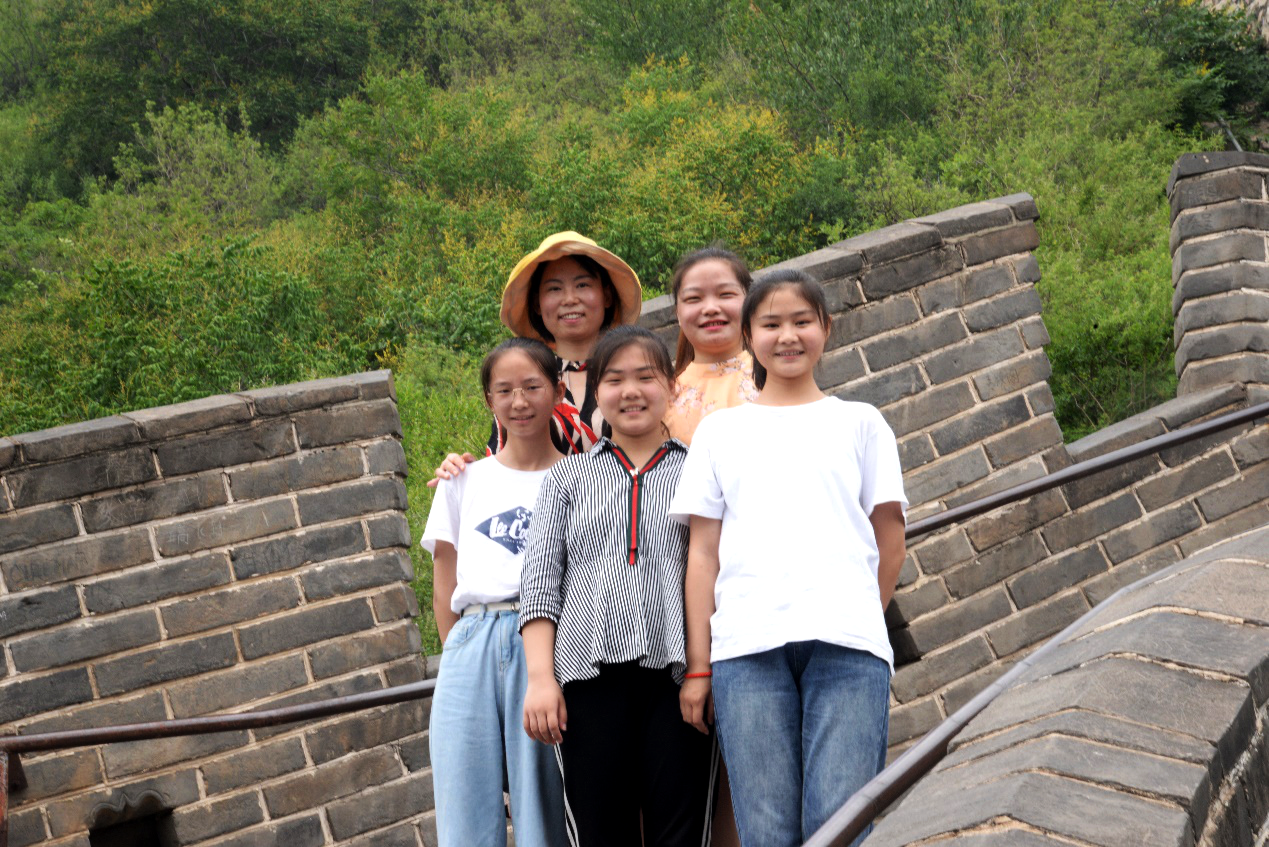 17.1、师生们在居庸关长城合影.png 17.1、师生们在居庸关长城合影.png