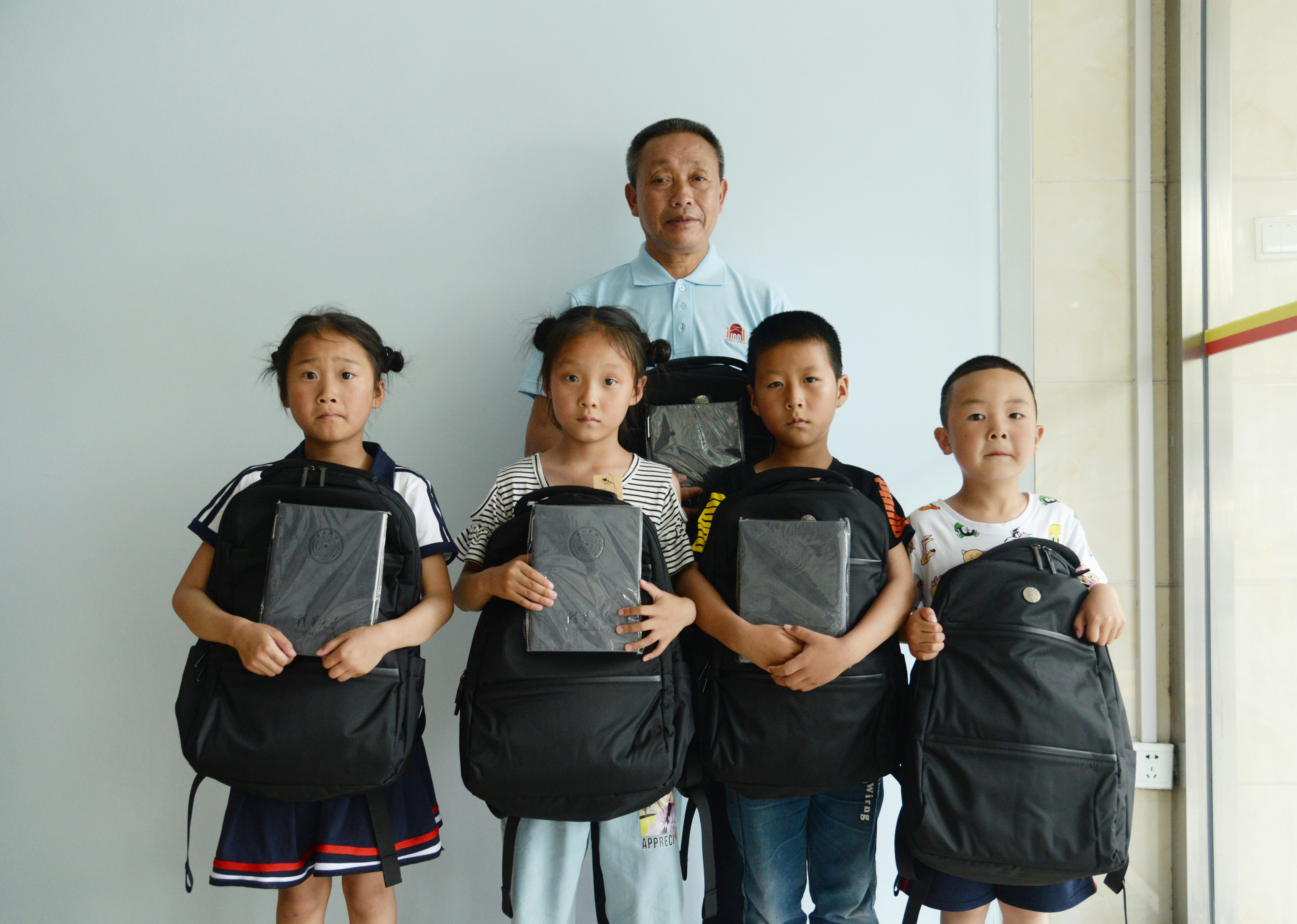 13.1、13、清华大学赠送学生的礼物.jpg 13.1、13、清华大学赠送学生的礼物.jpg