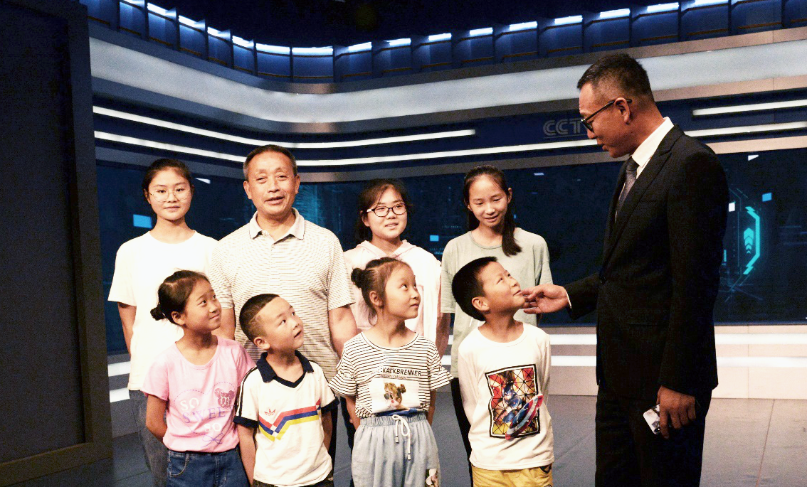 7、学生与潮东老师互动.png 7、学生与潮东老师互动.png