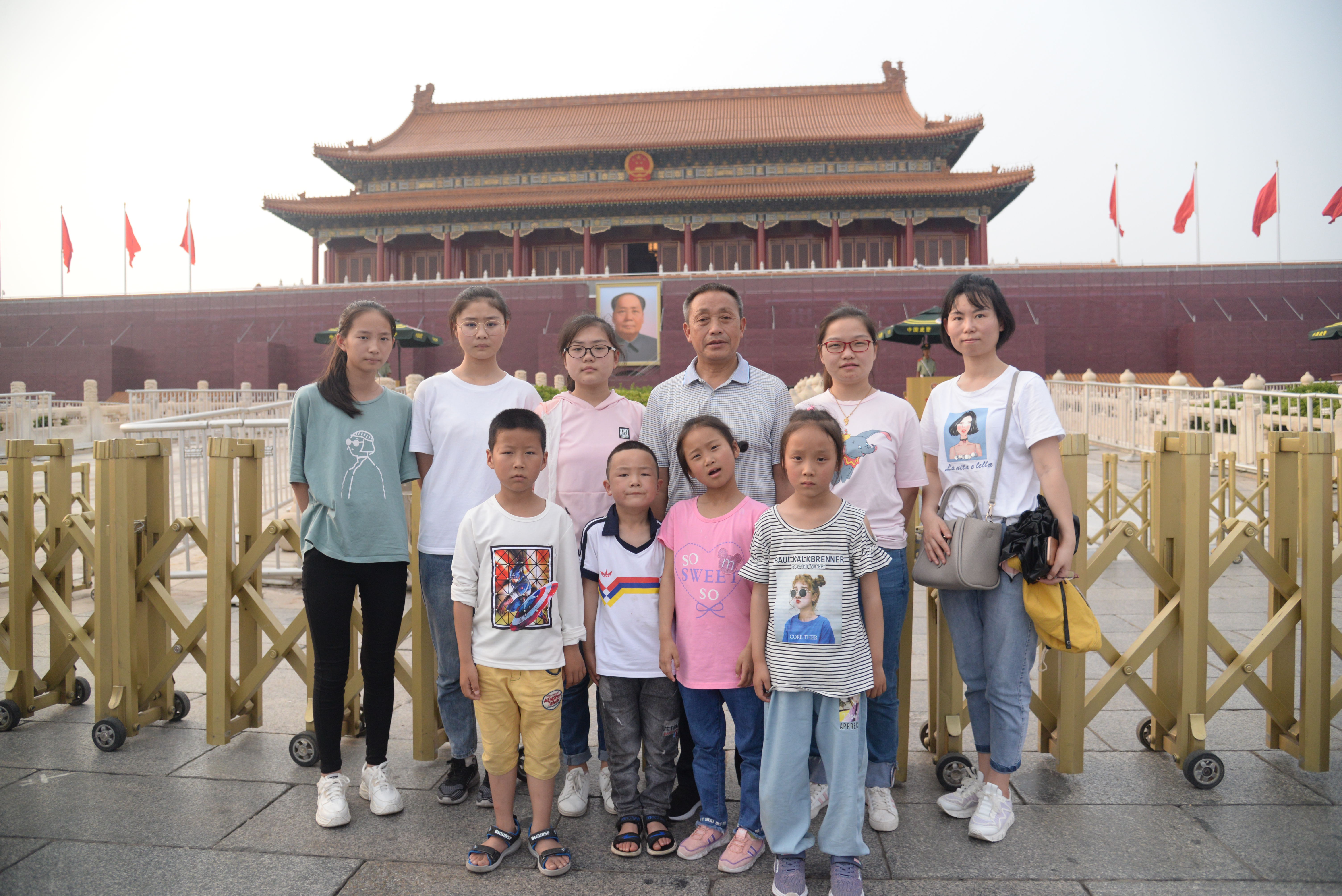 11、师生们在天安门广场、国家博物馆门前合影_看图王.jpg