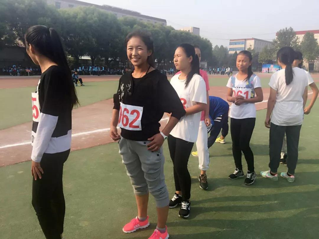 旦正吉参加学校运动会.jpg 旦正吉参加学校运动会.jpg