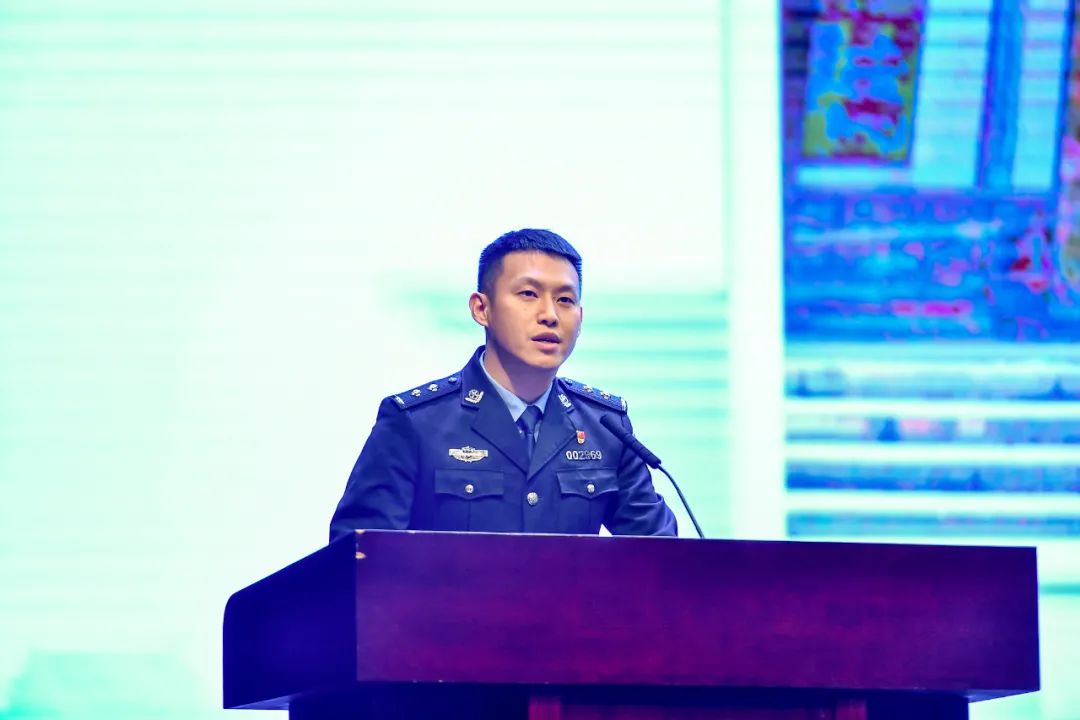 (中国人民公安大学第一届研支团代表任英杰发言)